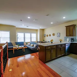 Pleasing 3br Apt, Mins To Nyc Jersey City